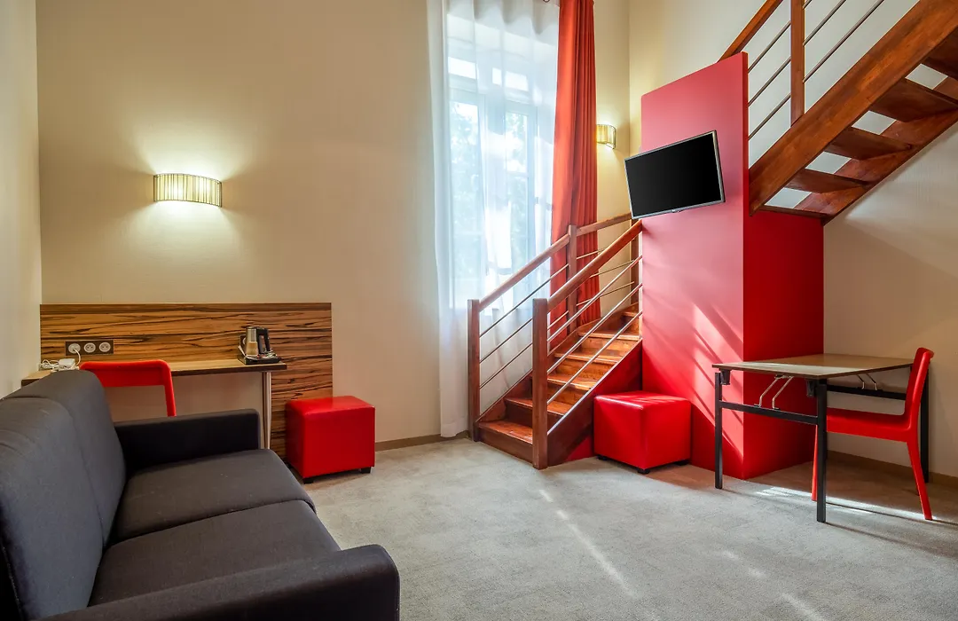 Aparthotel Adagio Lyon Patio Confluence-1