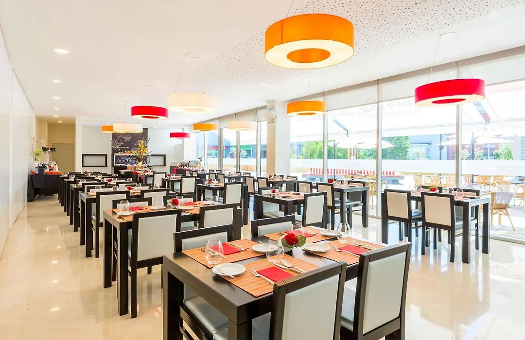 Tryp By Wyndham Leiria-1