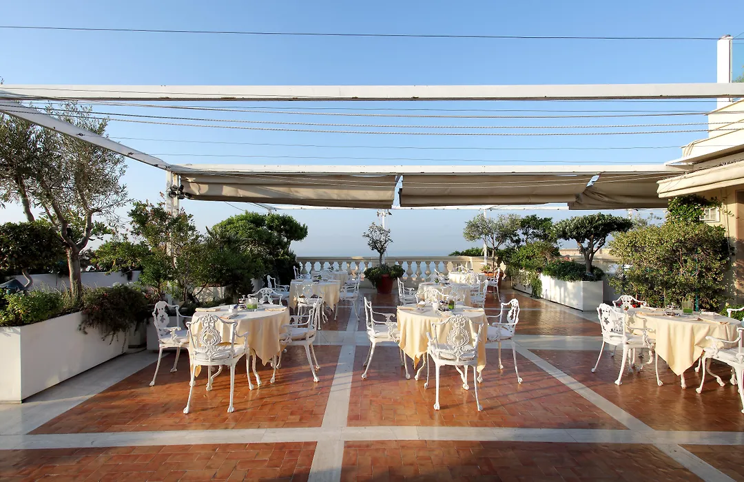 Eurostars Hotel Excelsior-1