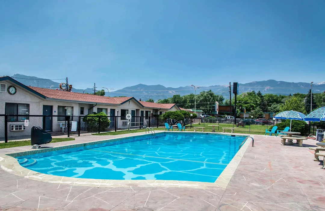 Rodeway Inn & Suites-1