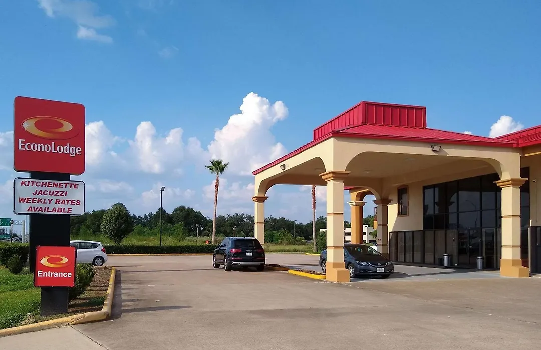 Econo Lodge Inn & Suites West - Energy Corridor-1