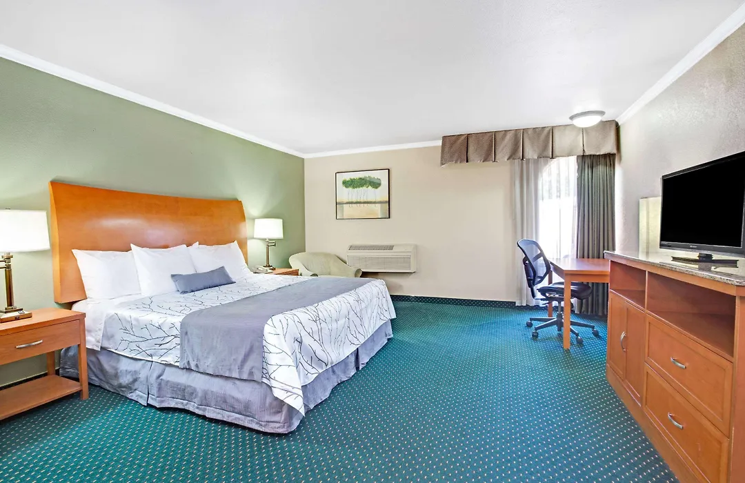 Days Inn By Wyndham San Jose Convention Center-1