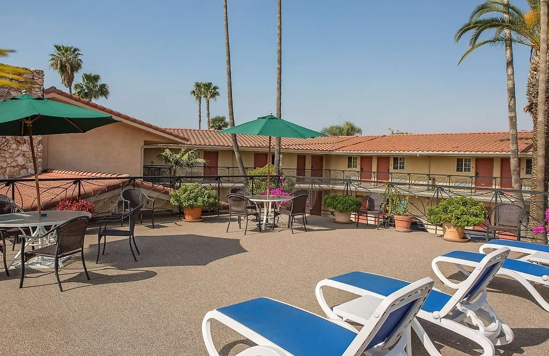 Safari Inn Burbank-Universal, A Coast Hotel-1