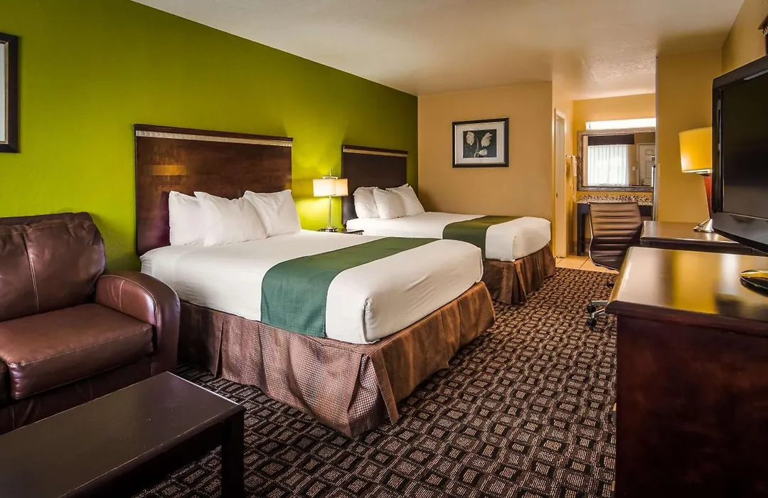 Surestay Hotel By Best Western Floresville-1