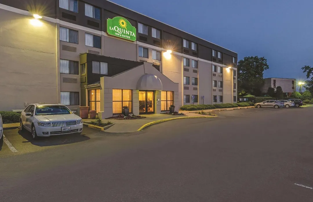 La Quinta By Wyndham Warwick Providence Airport-1