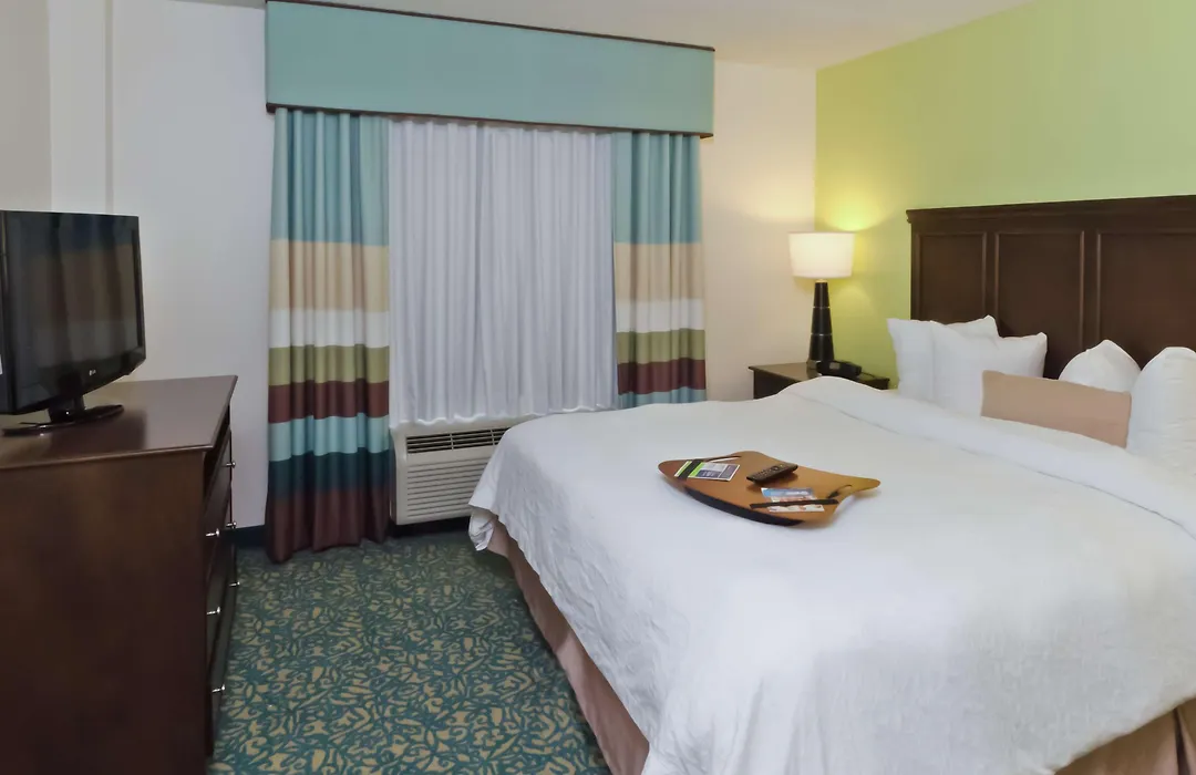 Hampton Inn & Suites Miami-Doral Dolphin Mall-1