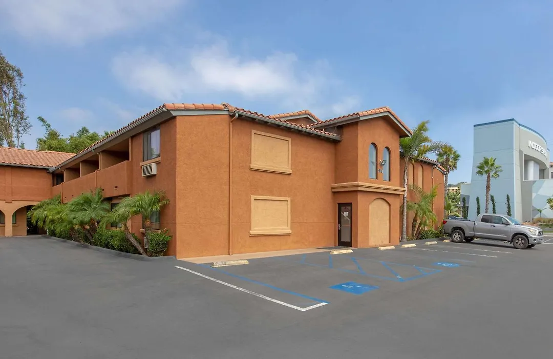 Quality Inn & Suites Oceanside Near Camp Pendleton-1
