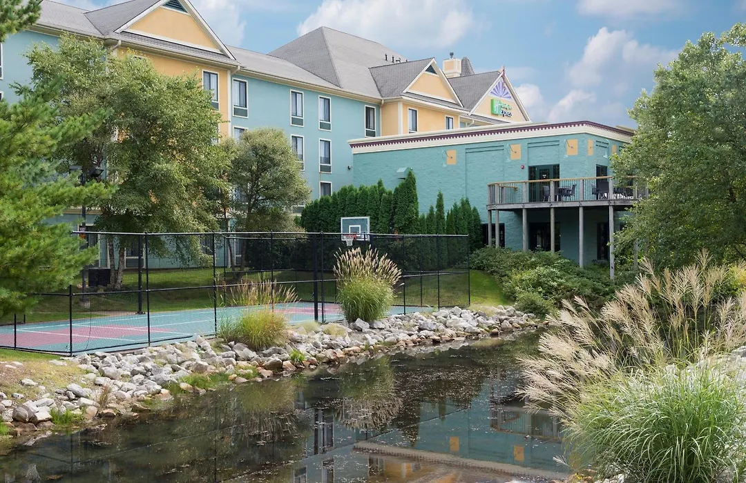 Holiday Inn Express Holland By Ihg-1