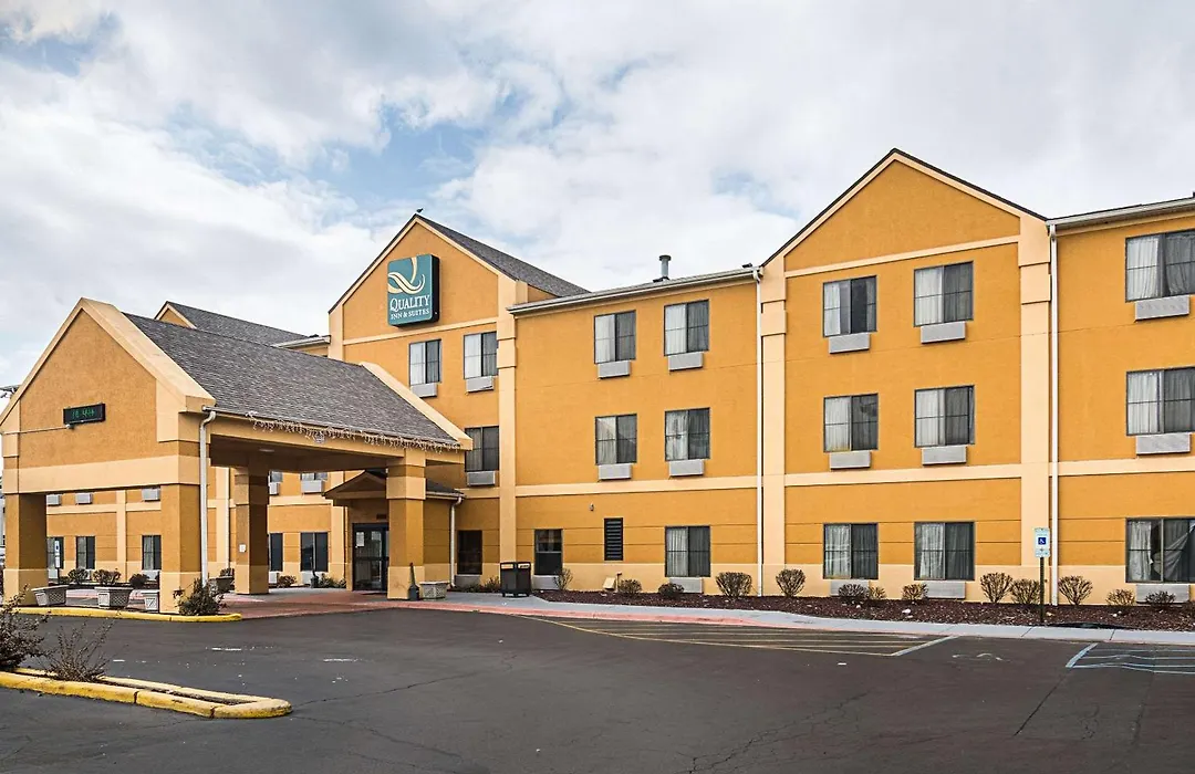 Quality Inn & Suites Harvey - Chicago Southland-1