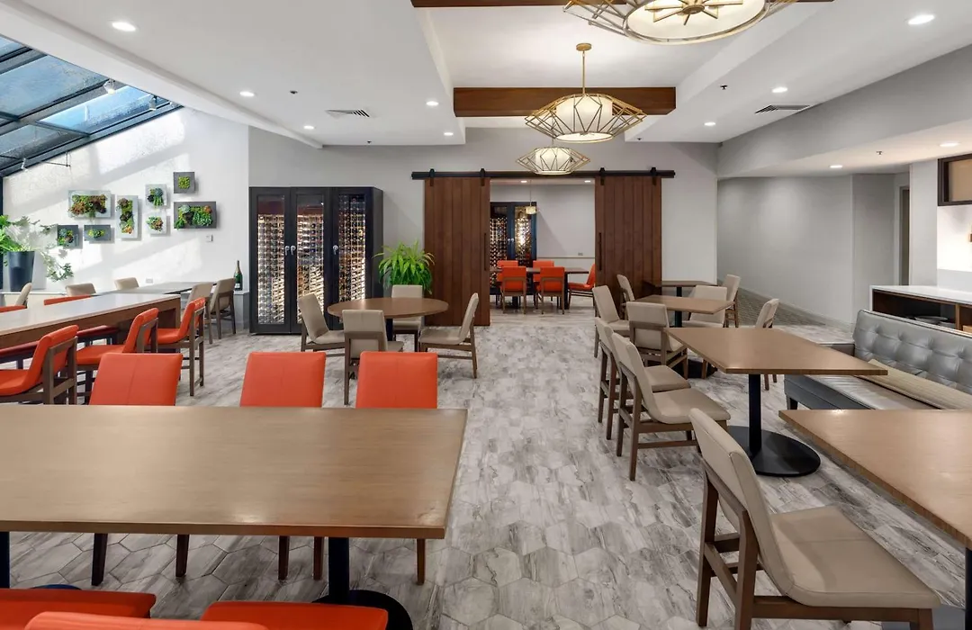Hilton Chicago/Oak Lawn-1