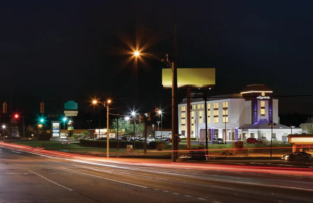 La Quinta Inn & Suites By Wyndham Dothan-1