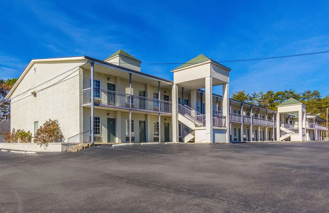 Econo Lodge-1