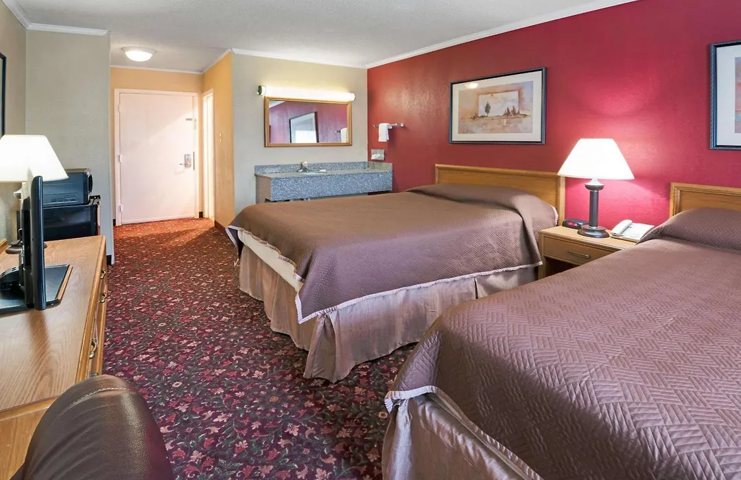 Travelodge By Wyndham Beckley-1