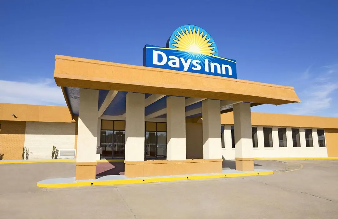 Days Inn By Wyndham Henryetta-1
