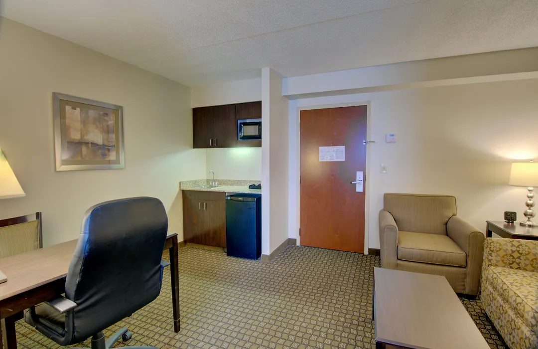 Holiday Inn Express & Suites Blacksburg - University Area By Ihg-1