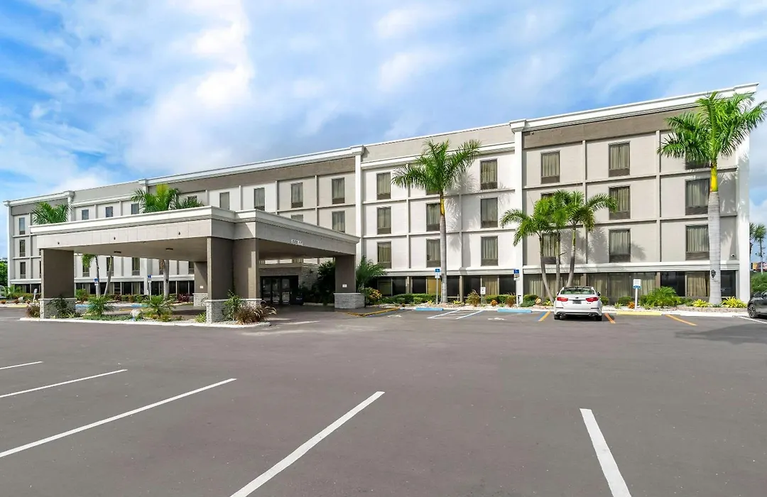 Comfort Inn & Suites St Pete - Clearwater International Airport-1
