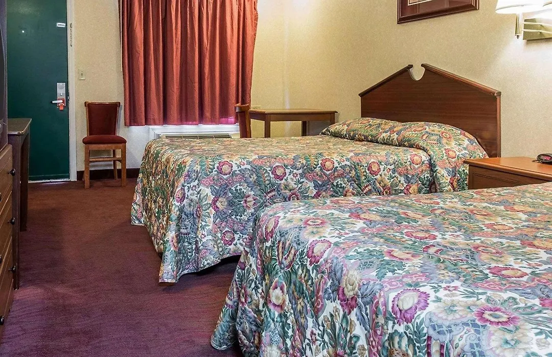 Rodeway Inn Madison Heights - Detroit-1