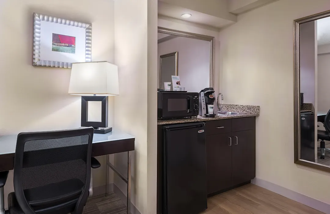 Holiday Inn Express Hotel & Suites Kendall East-Miami By Ihg-1