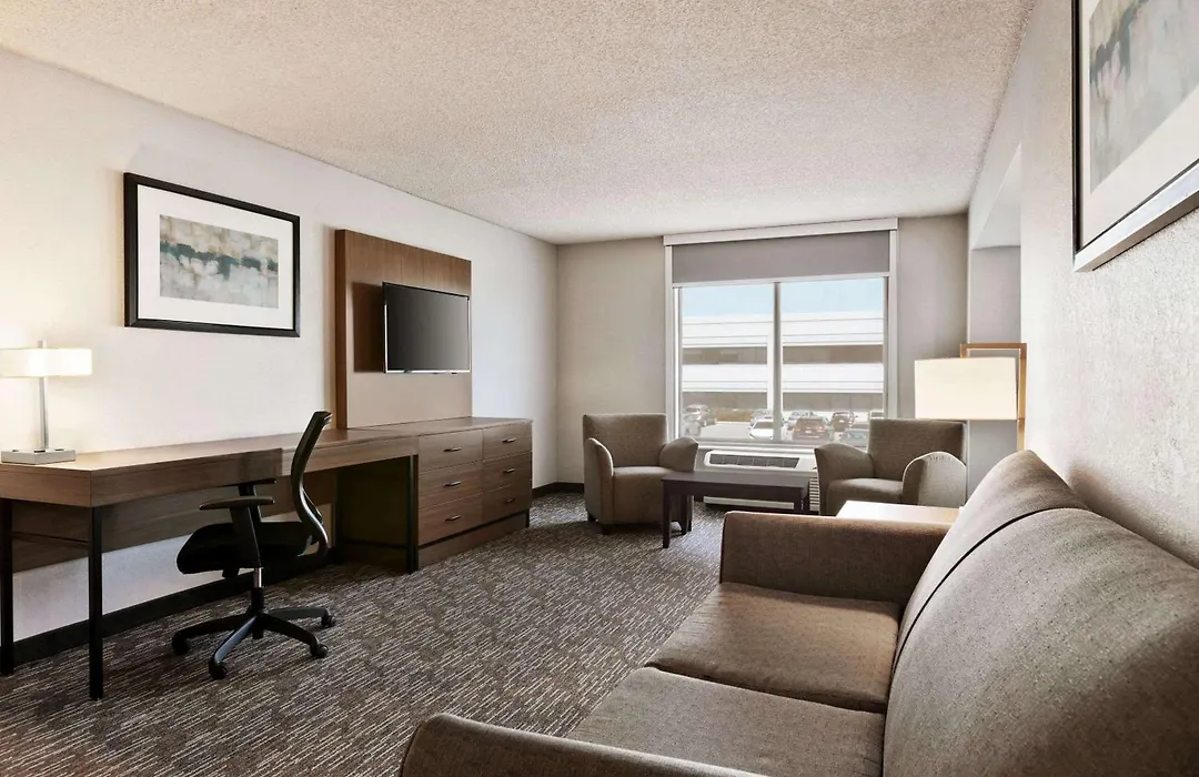 Wingate By Wyndham Cincinnati Blue Ash-1