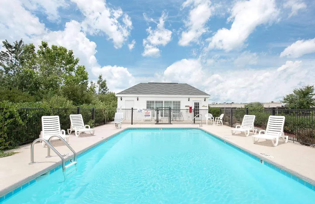 Baymont By Wyndham Roanoke Rapids-1