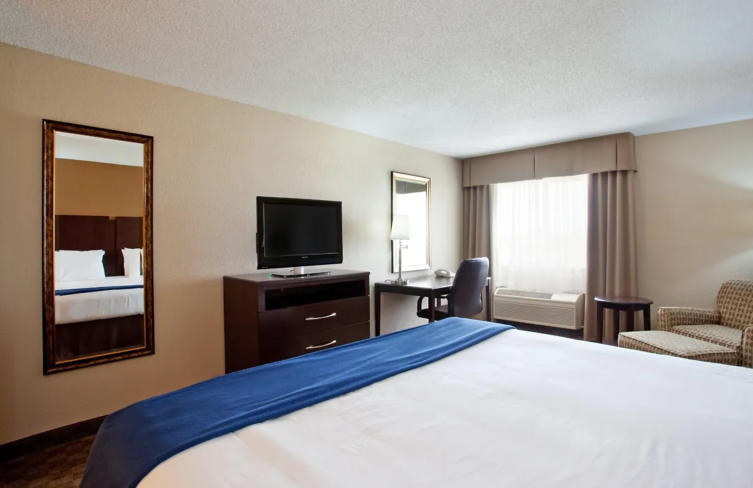 Holiday Inn Express Tuscola-1