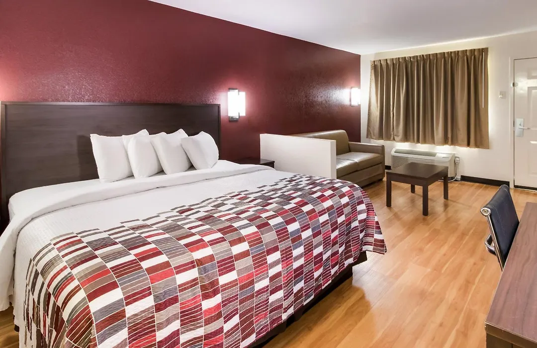 Red Roof Inn & Suites Commerce - Athens-1
