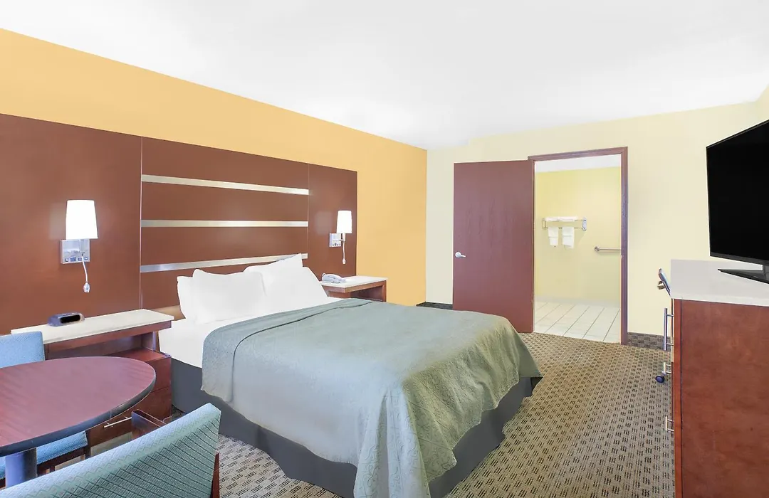 Days Inn By Wyndham Fayetteville-1
