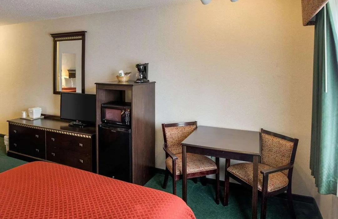 Quality Inn Near Northtown Mall & National Sports Center-1
