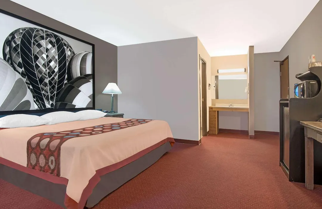 Super 8 By Wyndham Taos-1