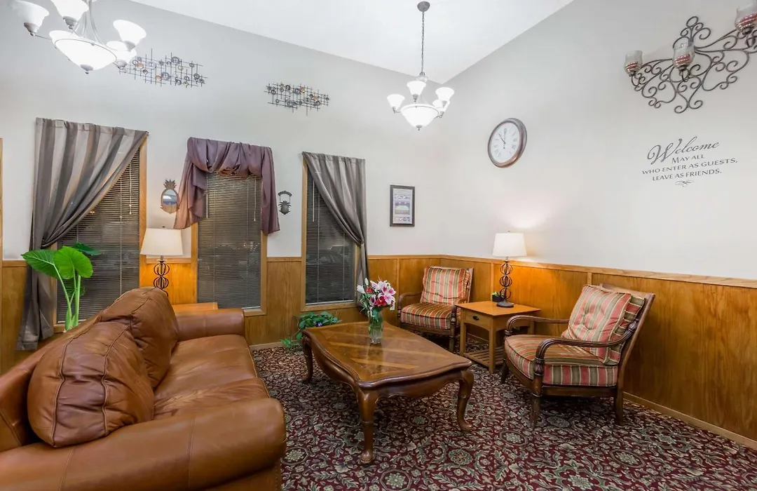 Super 8 By Wyndham Manhattan Ks-1