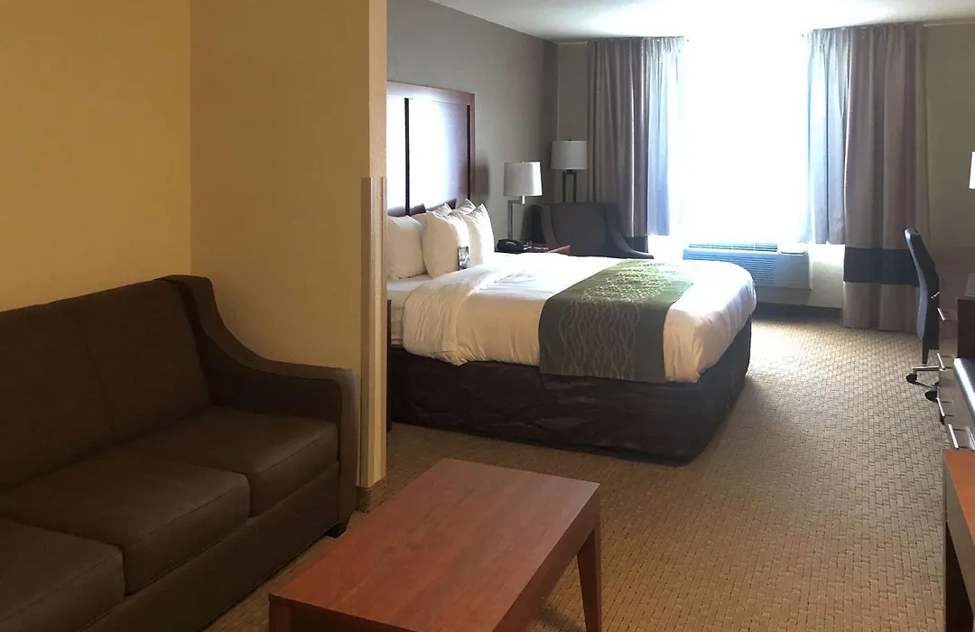 Comfort Inn & Suites-1