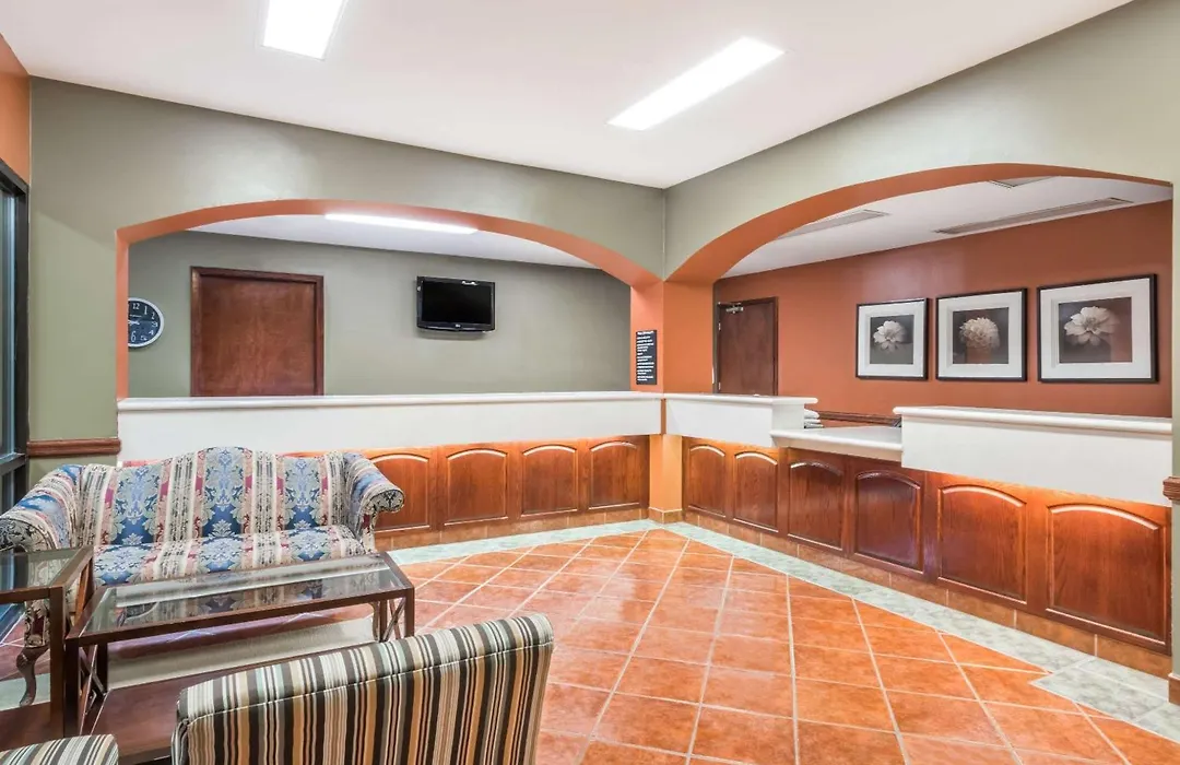 Super 8 By Wyndham Weslaco-1
