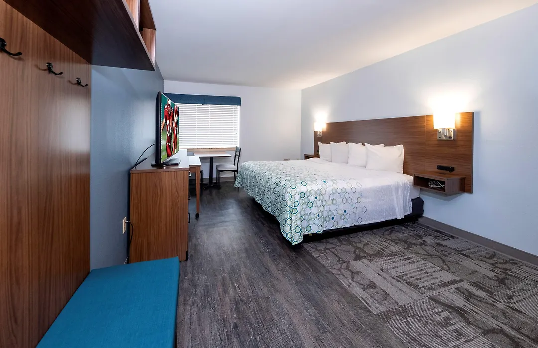 Red Roof Inn & Suites Wilmington - New Castle-1