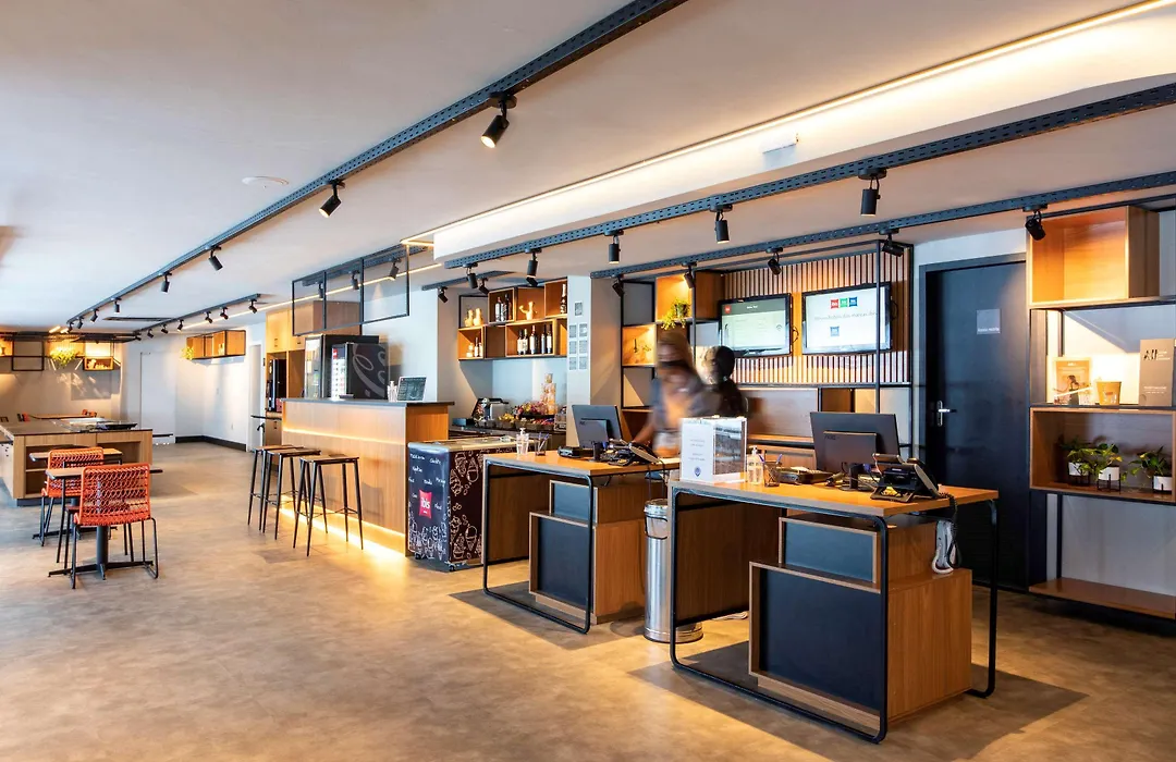 Ibis Petrolina-1