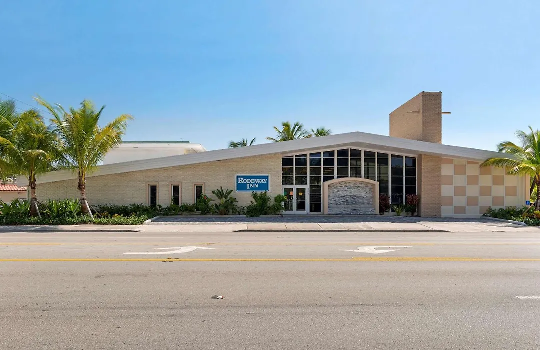 Downtown Hollywood Gardens Inn & Suites-1