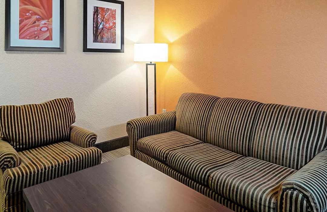 Quality Inn & Suites Robbinsville-1