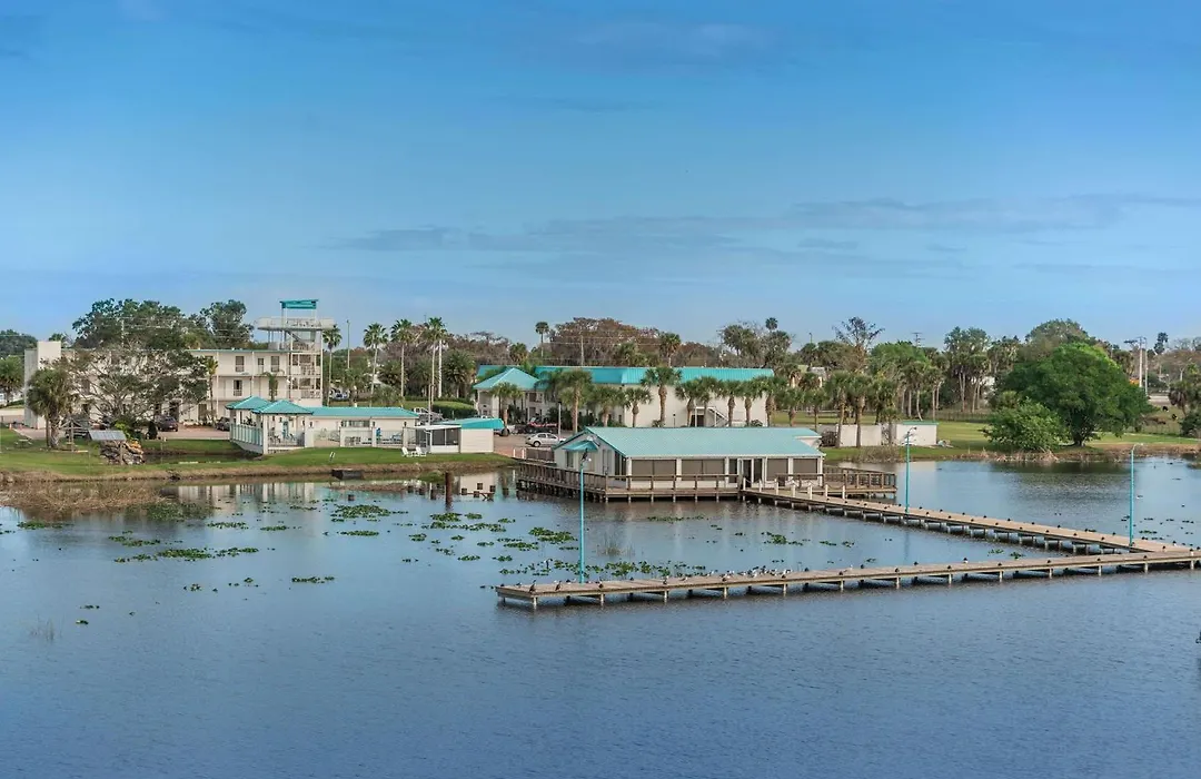 Lakeshore Resort And Marina-1