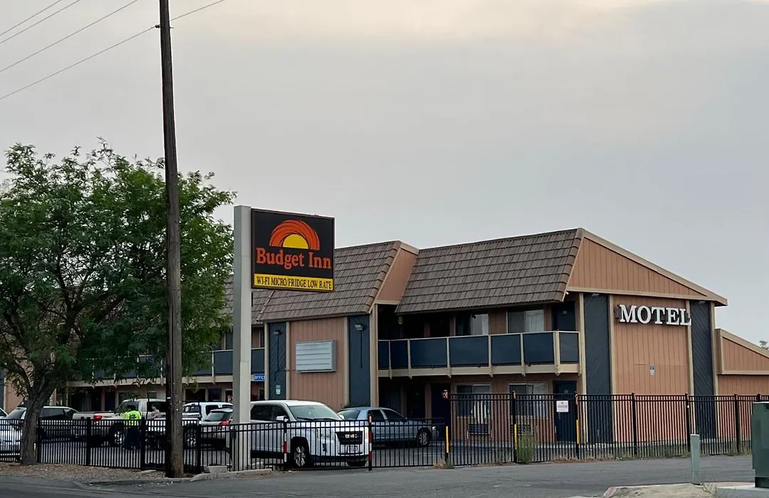 Budget Inn-1