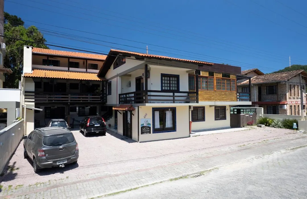 Pousada Gruta-1