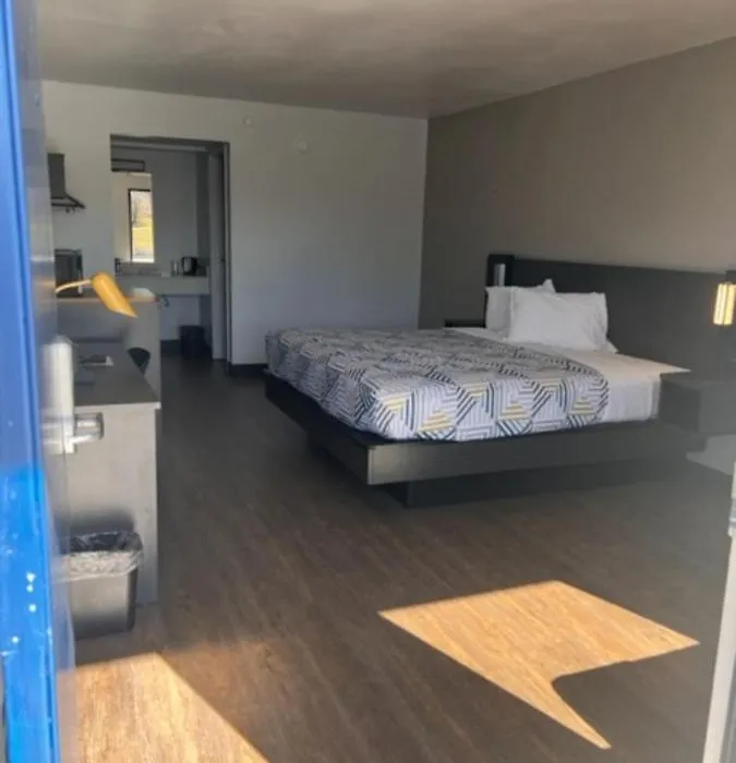 Clarion Pointe-1