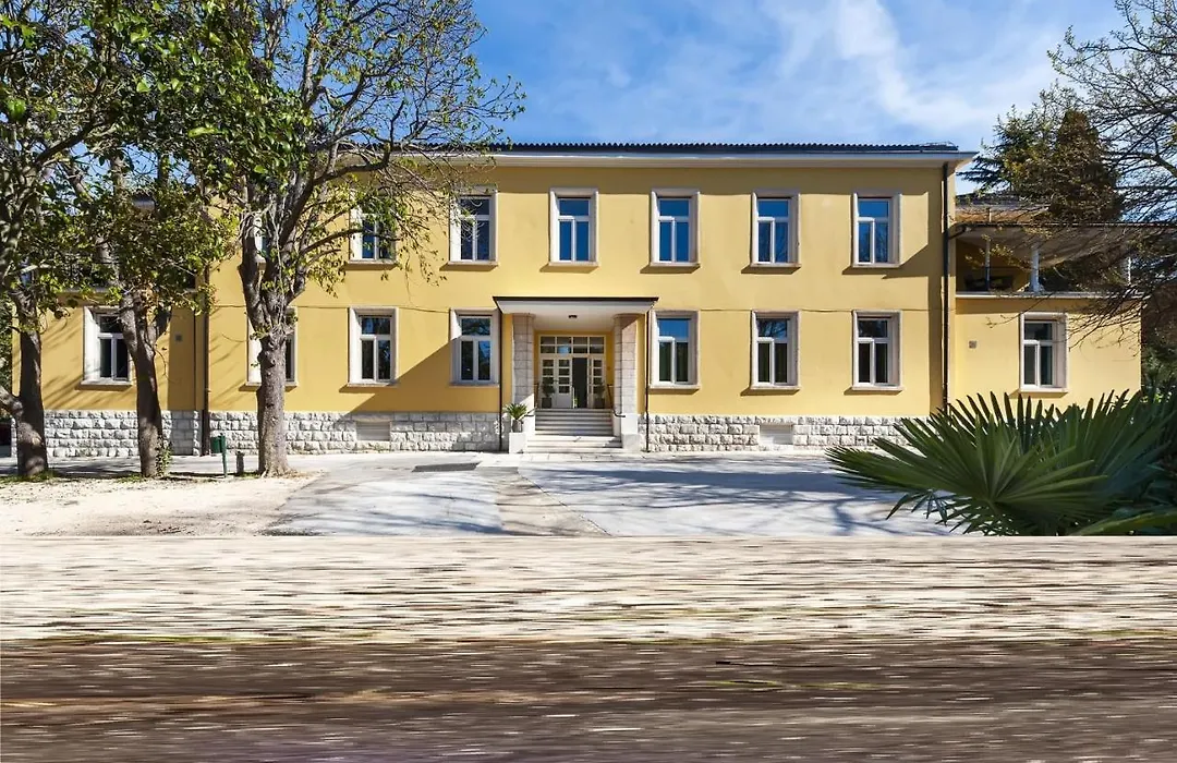 Villa Aurum Health & Climatotherapy Center-1
