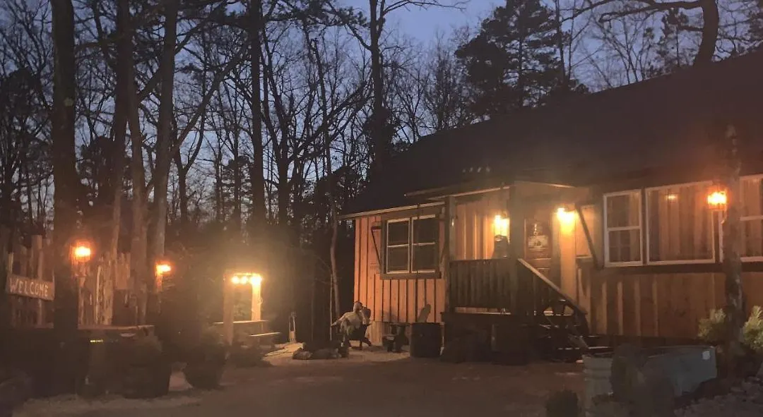 Fox Pass Cabins-1