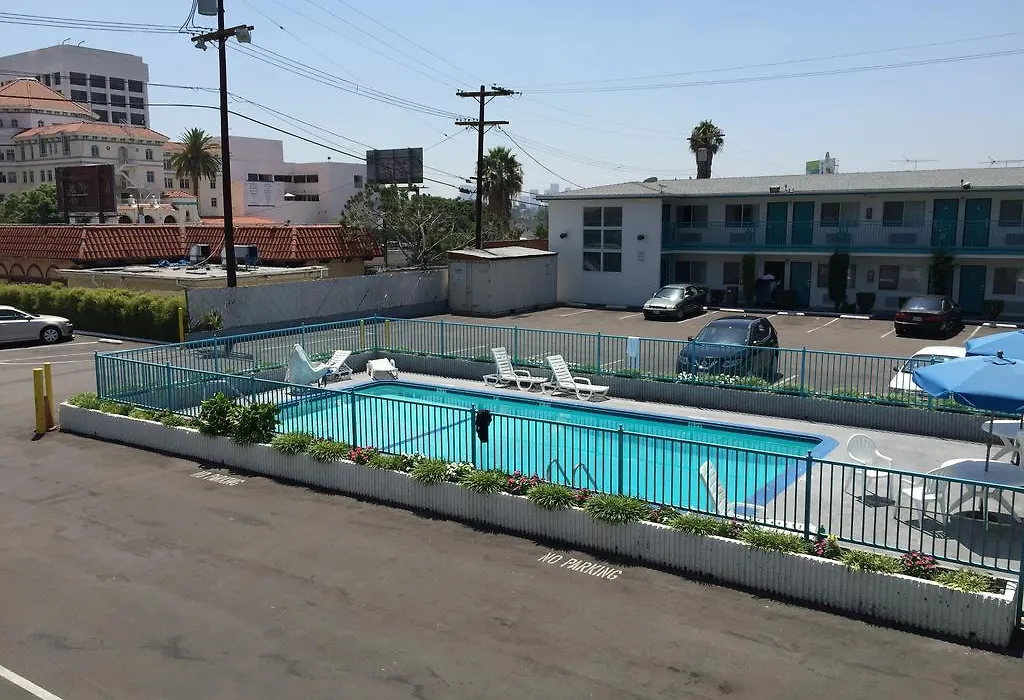 Travelodge By Wyndham Hollywood-Vermont/Sunset-1