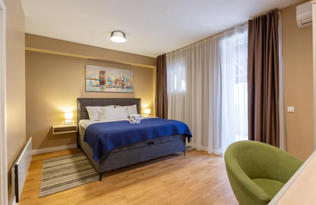 Hotel Sky-1