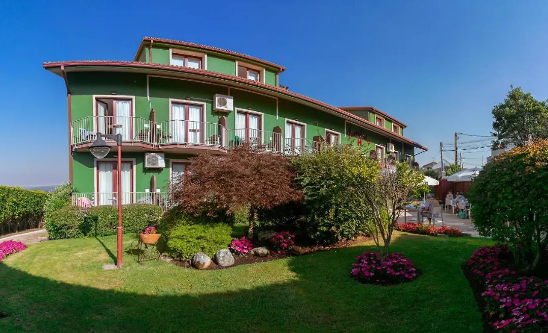 Hotel Lombiña-1