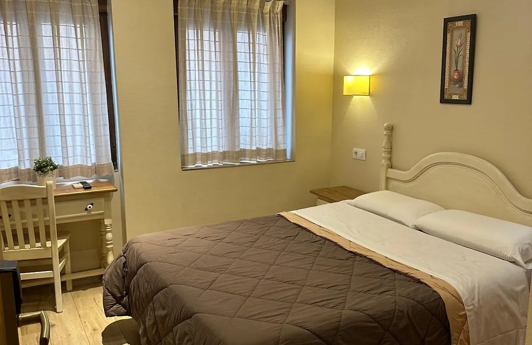 Hostal Toledo Plaza-1