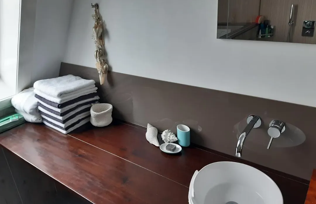 BenB Humblebee met jaccuzi-1