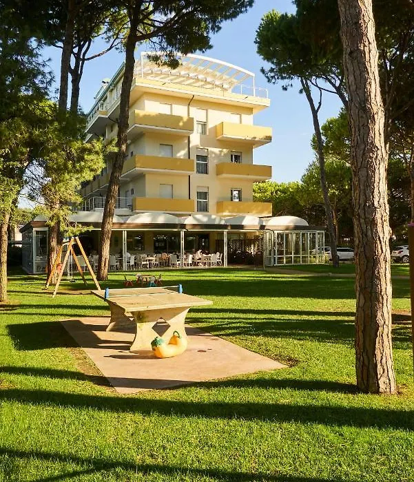 Aparthotel La Pineta-1