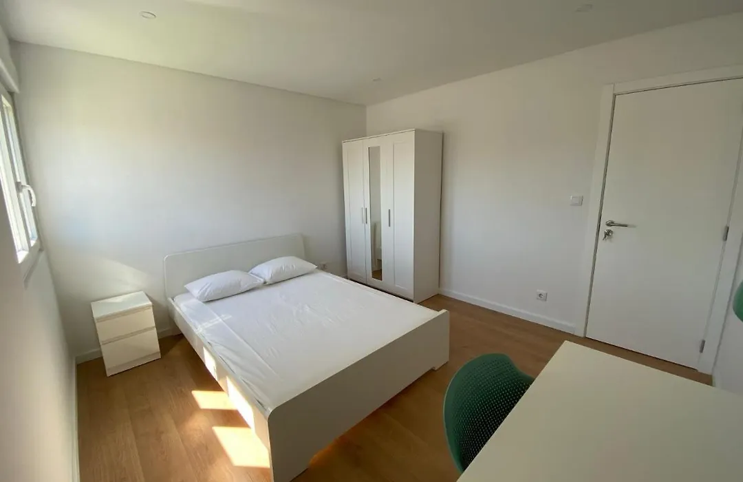 Carcavelos Beach Walking Distance Room-1
