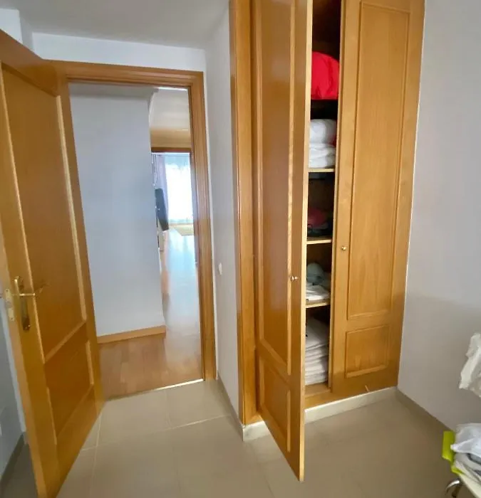Roni Rooms-1